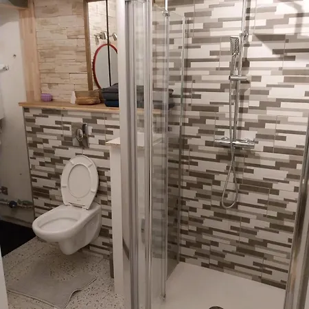 Petit Apartment *